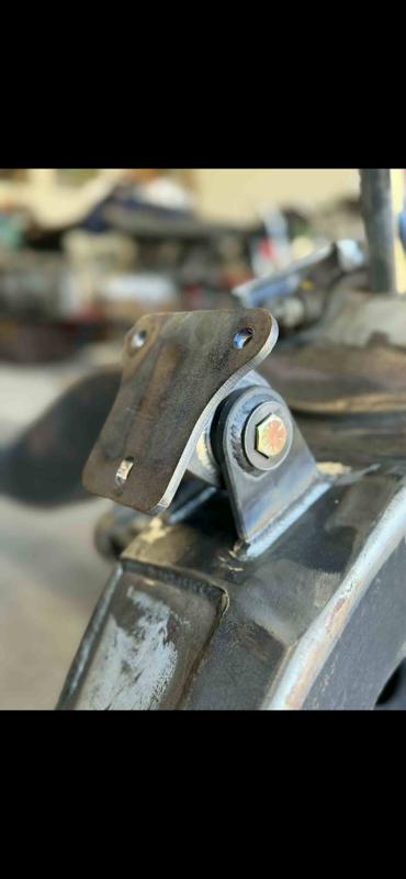 Universal Fit Small Block Chevy Engine Mounts