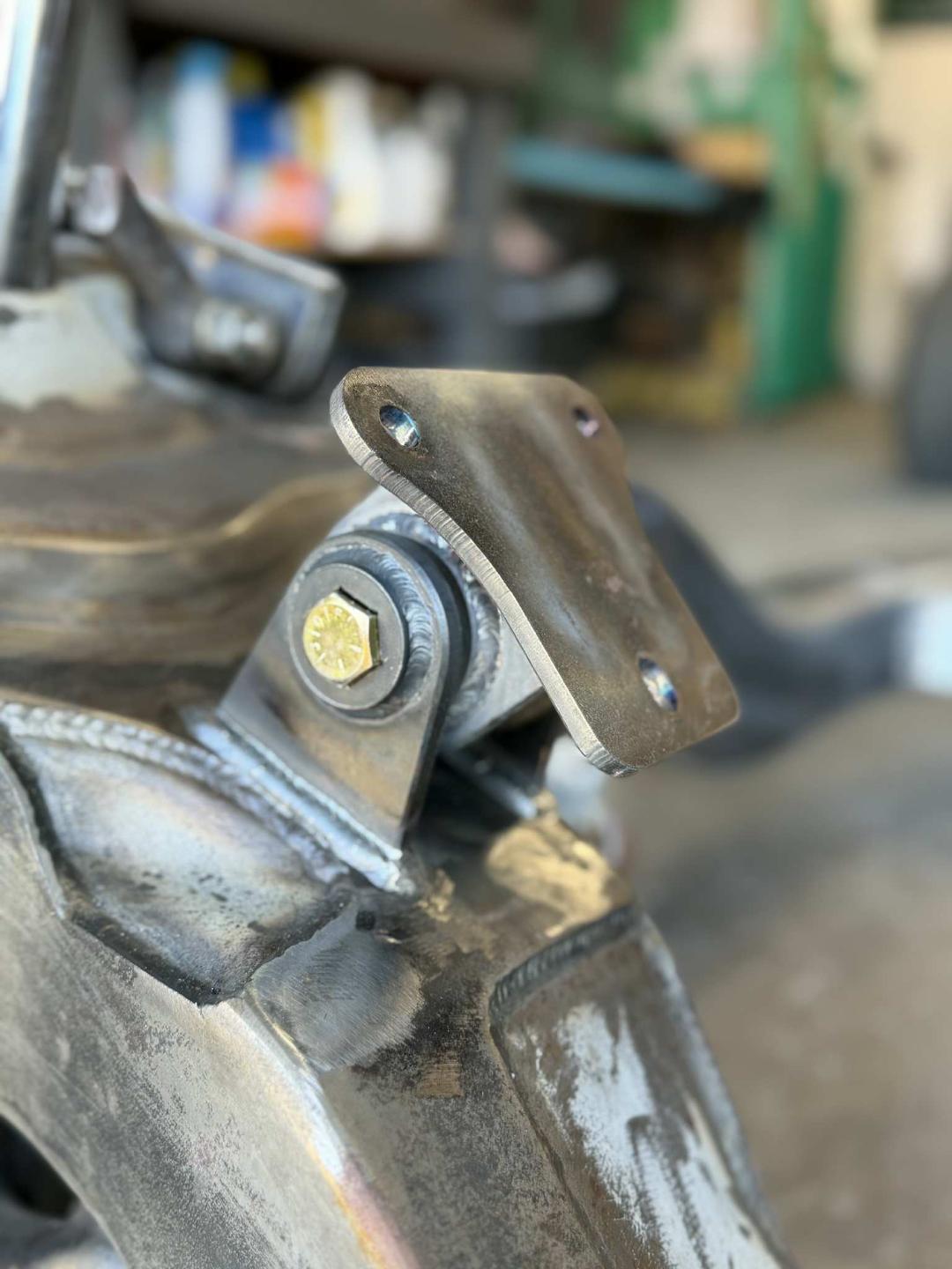 Universal Fit Small Block Chevy Engine Mounts