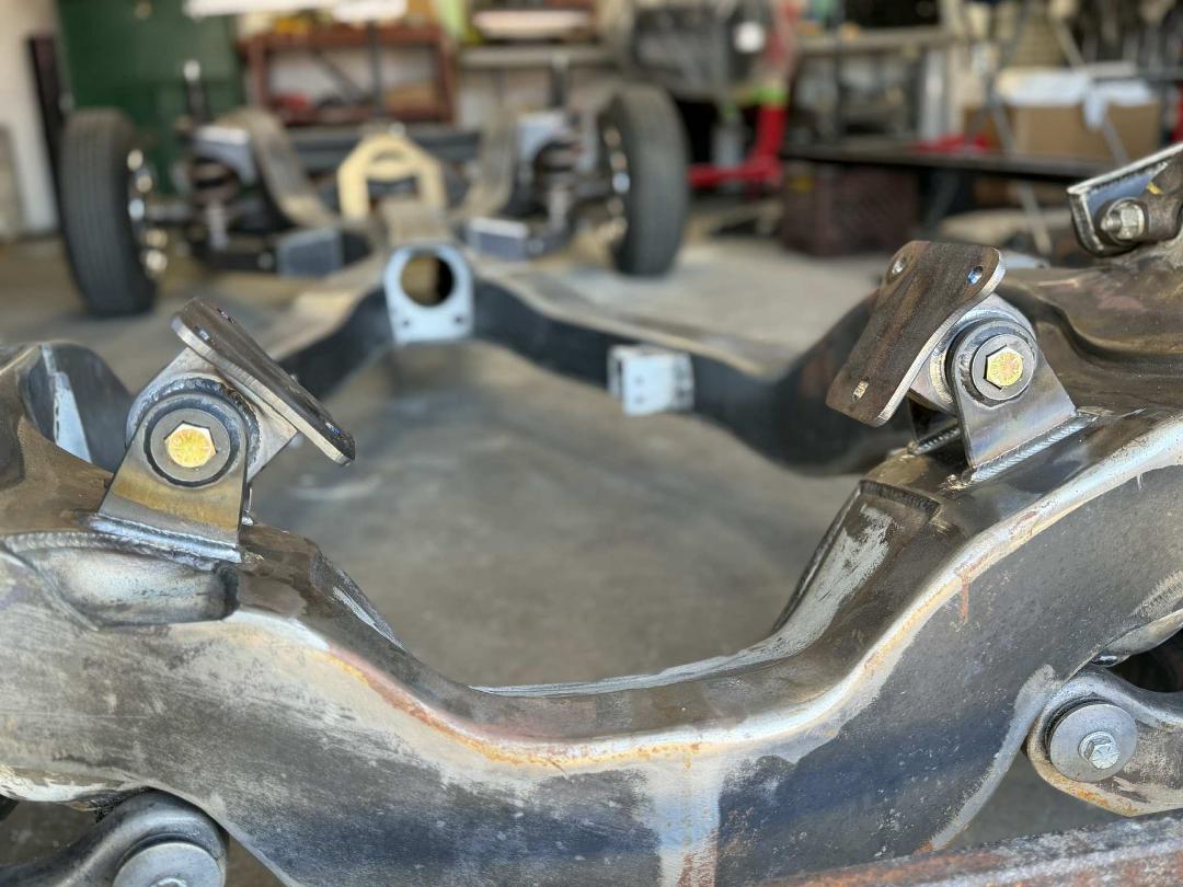 Universal Fit Small Block Chevy Engine Mounts